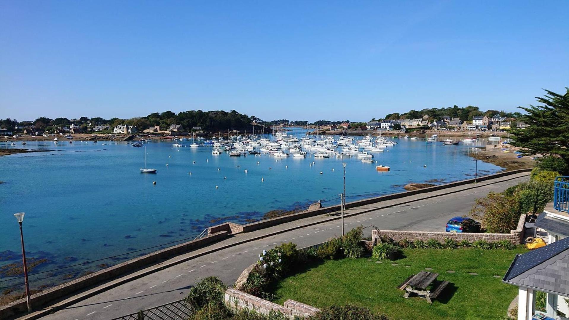 Appartement Avec Wifi, Vue Sur Le Port De Ploumanac'h A - Ref 876 Perros-Guirec
